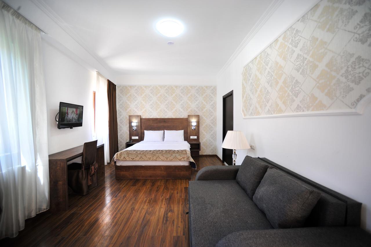 Rk City Hotel Тбілісі Екстер'єр фото